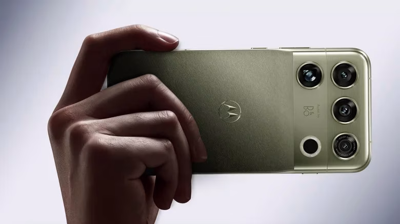 Motorola Signature 27 Snapdragon 8 Elite Extreme Gen 6